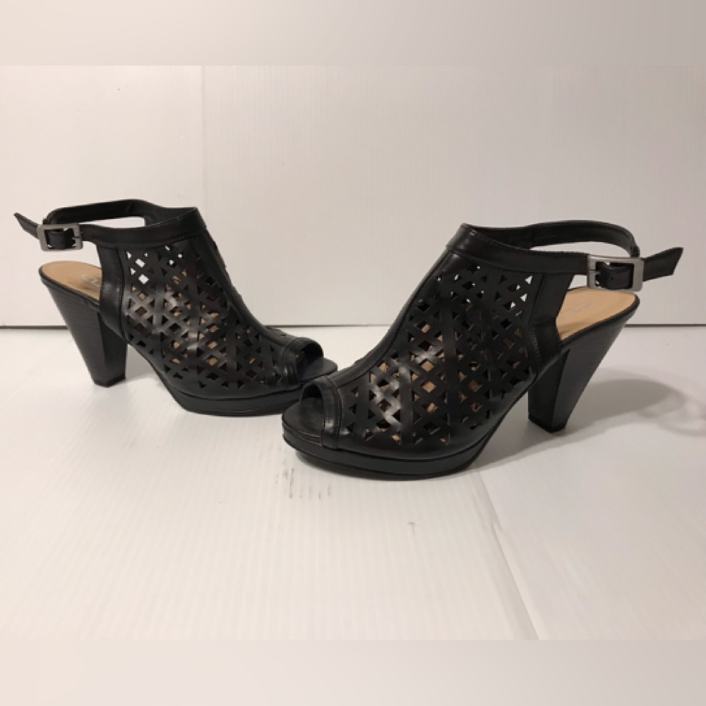Women’s ankle strap sandal heel peep shoe size 9M black